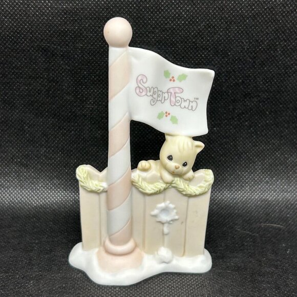 Precious Moments  Sugar Town "Flag pole" figurine - Picture 1 of 5